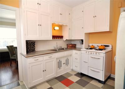 Matt Lacquer MDF Kitchen Cabinets White Color Custom Quartz / Granite Countertop