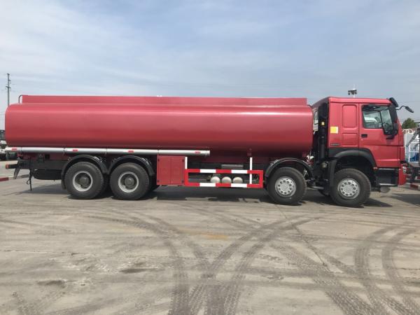 8x4 HOWO Heavy Duty Chemical Liquid Tanker Truck 11990 × 2500 × 3563 Overall Dimension