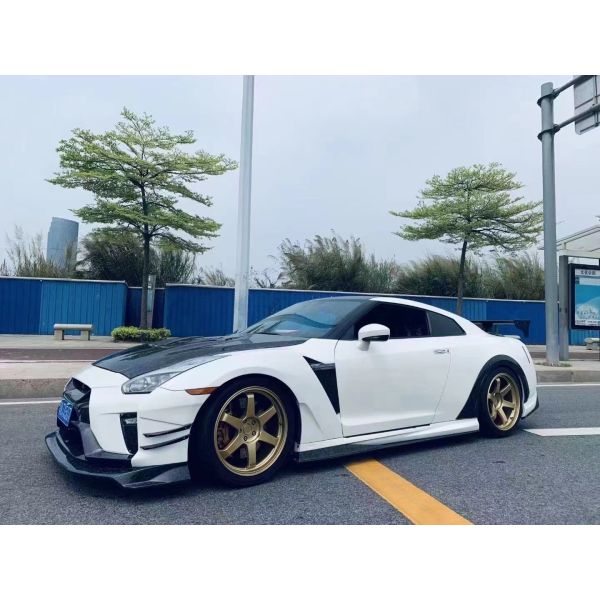 For Nissan GTR Body Kit GTR R35 Upgrades the VARIS-style Carbon Fiber Front and Rear Bumper Spoiler Body Kit