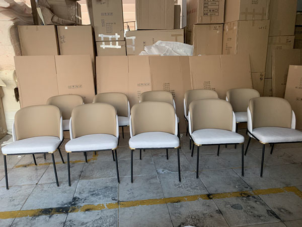 Обитая рамка металла обедая стулья утюжит дизайн 530x590x830mm ног итальянский