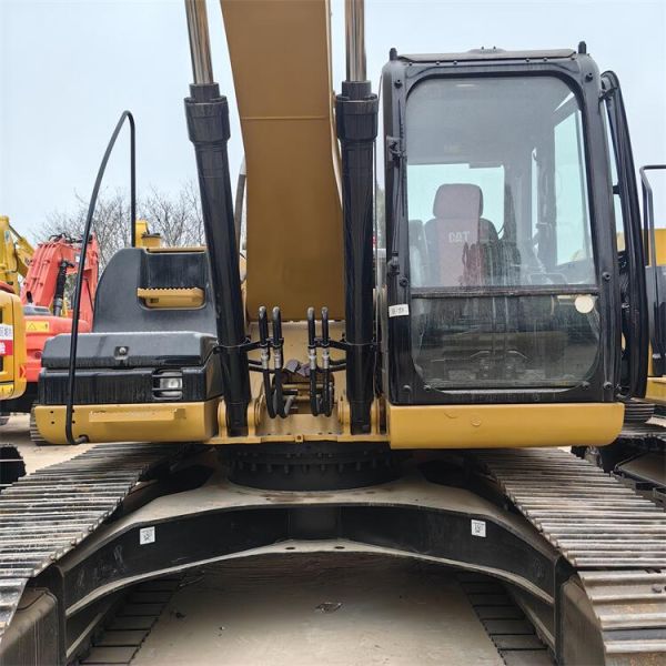 CAT 323 D2L Excavator with Excellent Performance Moving Type Crawler Chain Engine CAT