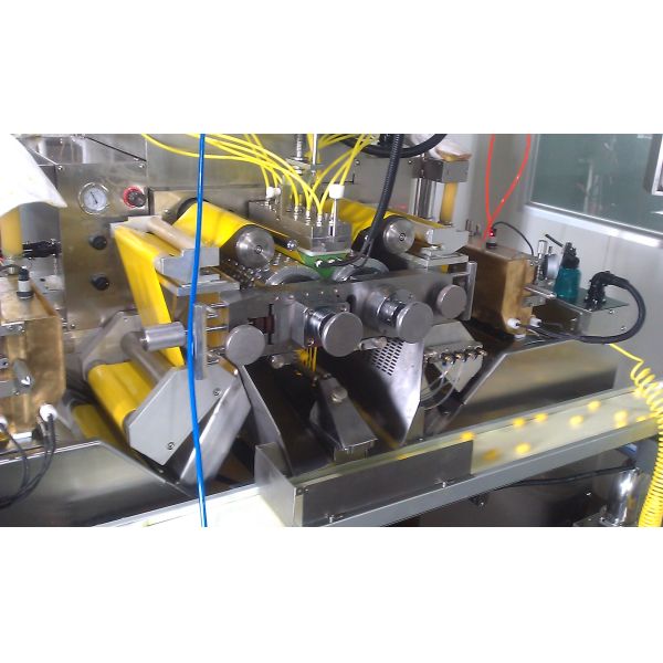 máquina automática de la encapsulación de 20kw Paintball con la lubricación de la cinta de la gelatina