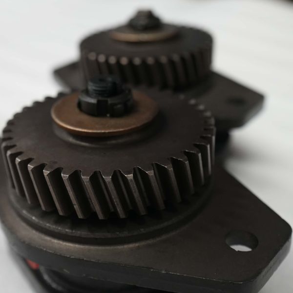 Oil Pump Bearing Housing Assembly (6 Teeth) for Sanitation Wash - Sweep Trucks and Sweeper Trucks