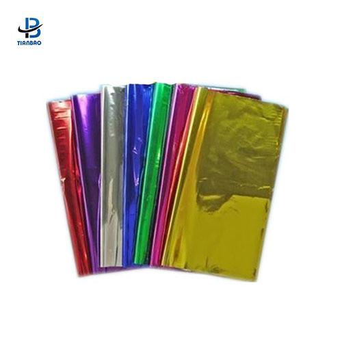 Matériau d'emballage de vêtements Film décoratif PVC en argent et or en PET
