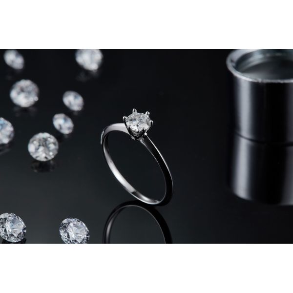 9K с кольцом серебра отрезало ювелирные изделия свадьбы белого диаманта Moissanite минималистские