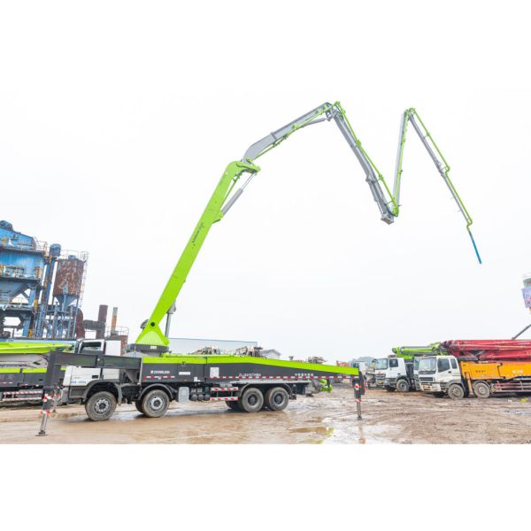 Zoomlion 56m Benz Truck Concrete Equipment Concrete Boom Beton Pump Machine Second Hand Truck Mounted Concrete Pump