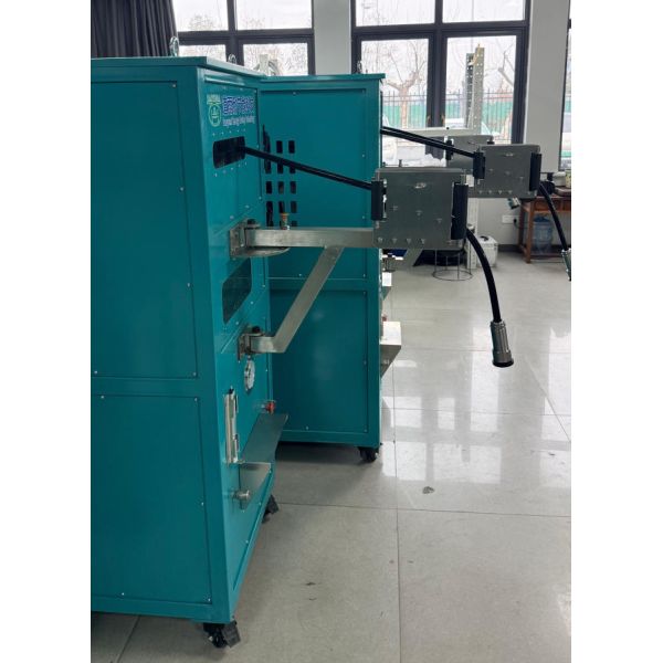 UV Cured System with Four-Screen Interface for Monitoring and Operating