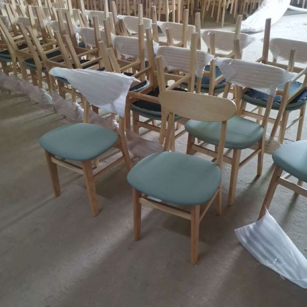 Modern Restaurant Dining Table and Chairs Sets Solid Wood Coffee Crisps Chair Many Options