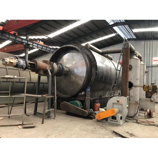 15.5kw Тип Маломасштабные отходы шины Пластиковая каучуковая пиролизная установка для производства топлива