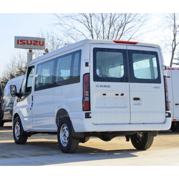 Asientos de cuero 2023 JMC Fushun Cargo Van 3-17 asientos de pasajeros Diesel de 8 velocidades Automático 2.0T 146hp Sin control de estabilidad