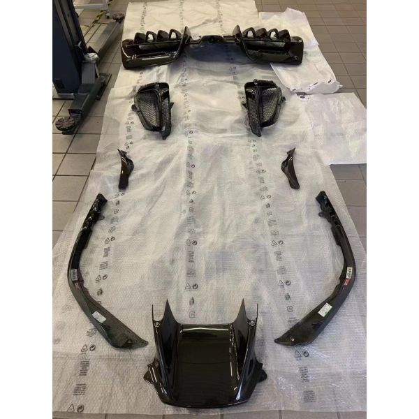 For Ferrari SF90 Dry Carbon Fiber Body Kit SF90 OEM Style Carbon Fiber Front Lip Diffuser Spoiler Side Skirt