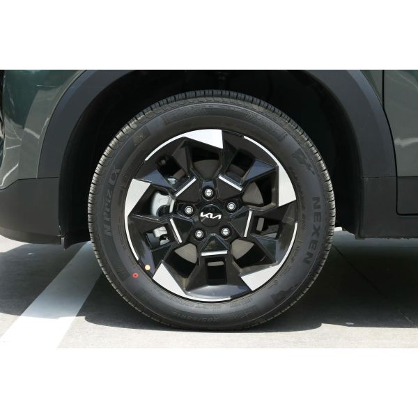 Producción de automóviles de la serie Sonet de la norma de emisión Euro VI SUV pequeño con 5 asientos y caja de cambios automática