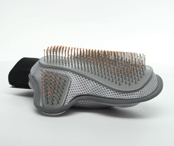 Silicone True Touch Deshedding Glove For Gentle And Efficient Pet Grooming