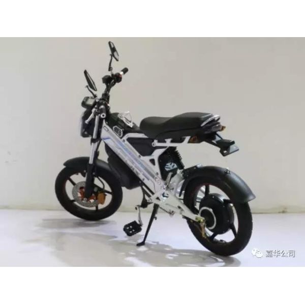 Off Road Style Battery Operated Moped Scooter 41km/H With Disc Brakes