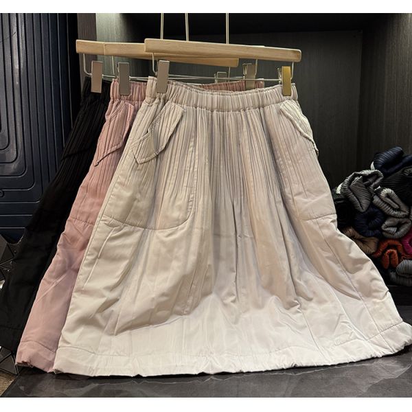 High-end Elegant Temperament Solid Color Quilted Half Skirt Women Autumn Winter New Thickened Slimming Versatile A-line Natural