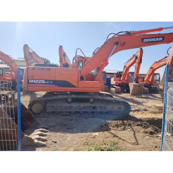 22 tonnes Nouveau arrivé Utilisé Doosan DH225LC-7 Excavators 1,28m3 Excavateur hydraulique