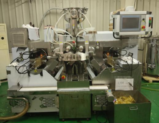 Stainless Steel Softgel Machine / Soft Gelatin Machine Vacuum Wooden Packing 15 KW Power Consumption