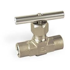 Extremidade rosqueada de aço super de válvula de agulha 3000PSI de Duplx S32750 DN300 MNPT x FNPT