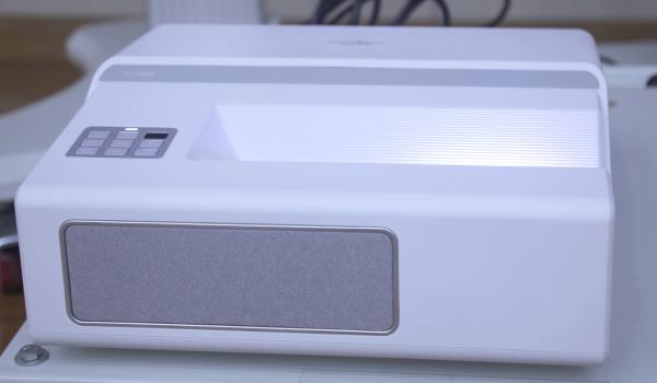4200lm 4k USTレーザープロジェクター WUXGA 教室用教材を組み込みました