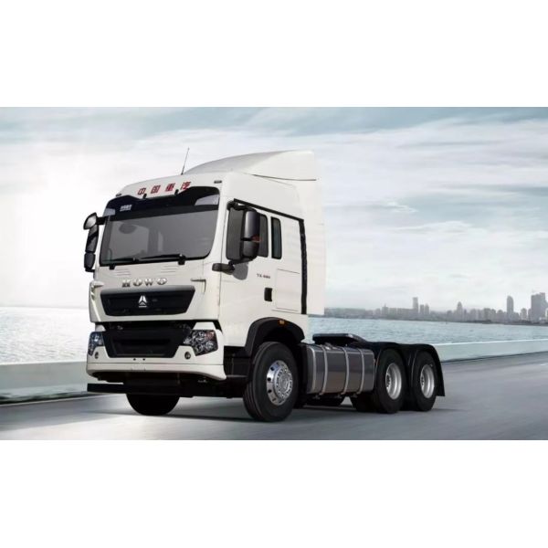 HOWO TX Fuel Tractor ZZ4257V324GE1/ZZ4257V384GF1LB/ZZ4257V324GF1