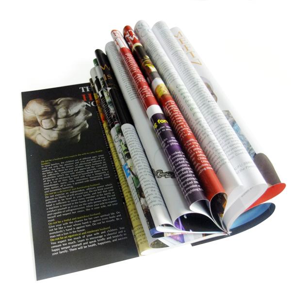 Papier blanc de carte, blanc avec le papier gris de carton, magazines du commerce d'impression de papier spécial