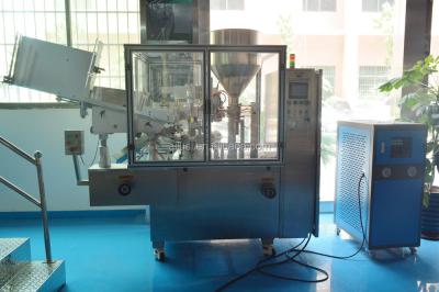 Косметическая нежность зубной пасты сливк прокатывает машину запечатывания пласт