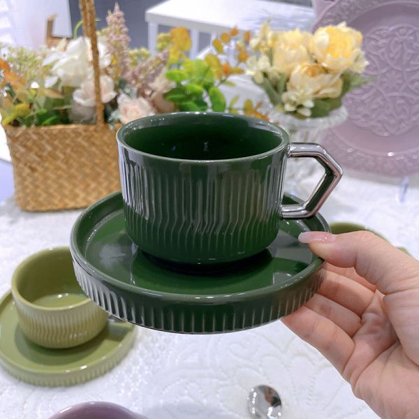 Керамическая серебряная чашка и тарелка для современного скандинавского кофе