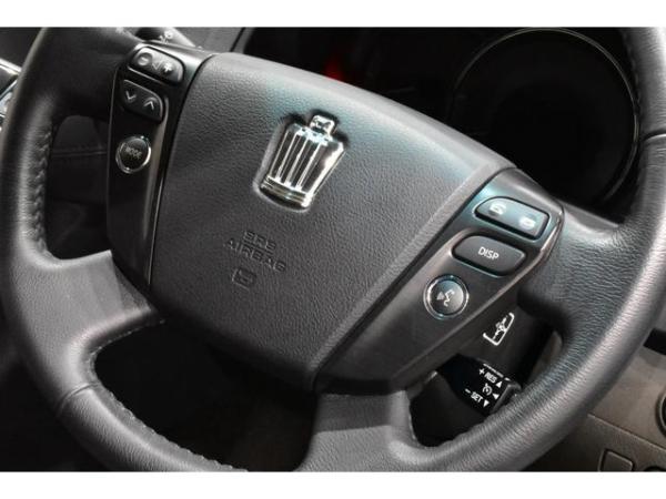 Toyota Crown 2.5 Sports Navigation Package New Black Leather Seat Covers / All-New Full Water Tank Capacity For The Car / All-New 20-Inch Tires And Wheels / All-New Aerodynamics / All-New LED Fog Lig