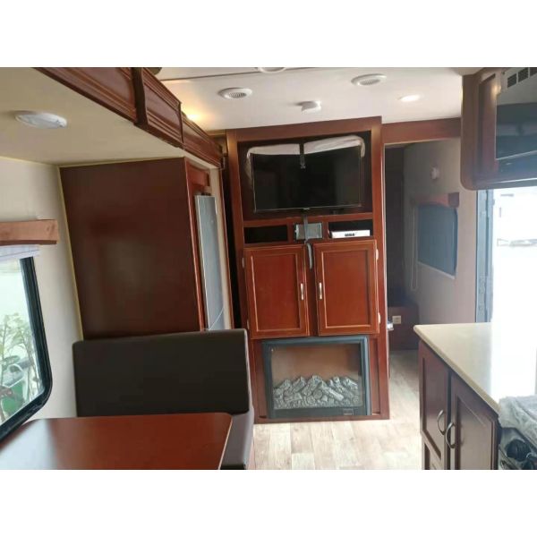 Полные прицепы для путешествий из стекловолокна Расширение прицепа для кемперов из твердой древесины мебели из стекловолокна