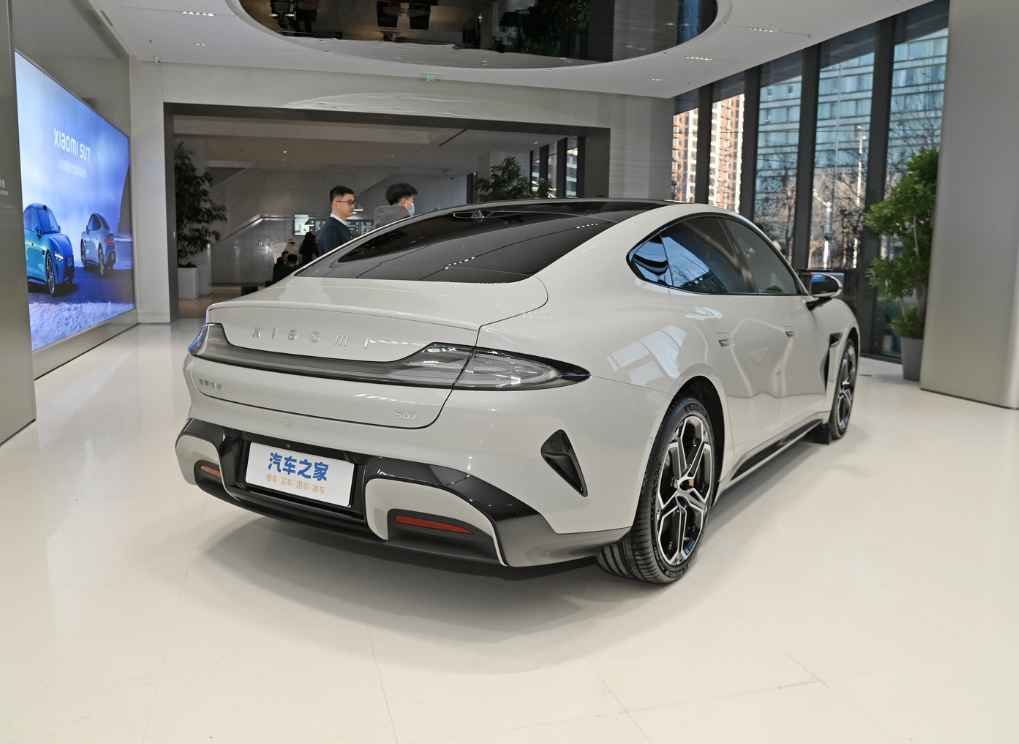 Xiaomi Automotive SU7 Auto Limousine Sedan 2024 Электромобиль с дальностью 830 км и AWD