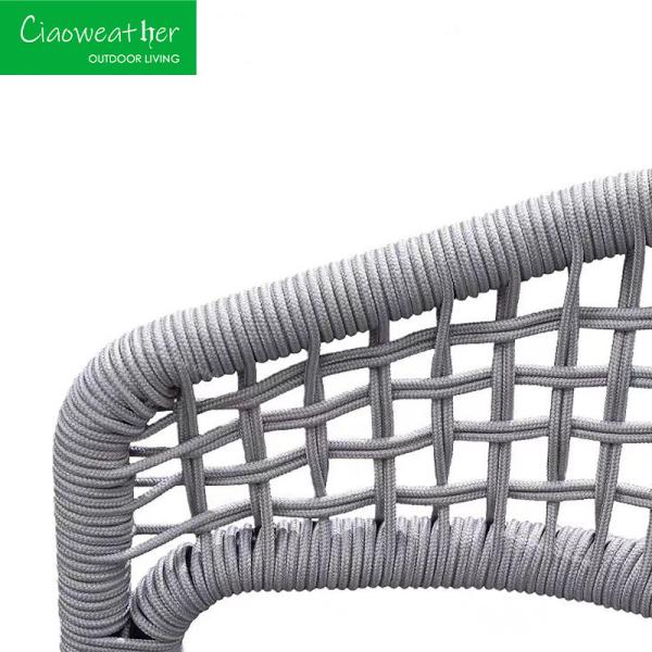 Coussin d'ameublement étanche Table et chaise de salle à manger extérieure avec faux design de vigne