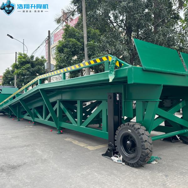 Grande capacité de chargement personnalisée Green Portable Ramp hydraulique de quai pour chariots élévateurs chargement et déchargement de marchandises