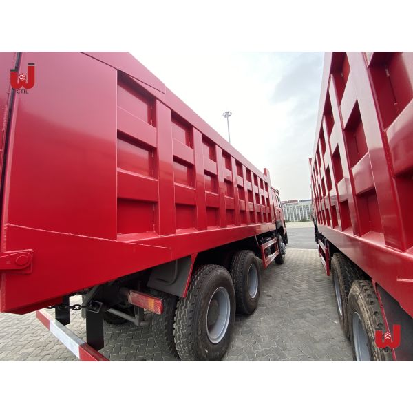 Sinotruck Construction Dump Truck 375HP 30 Tons