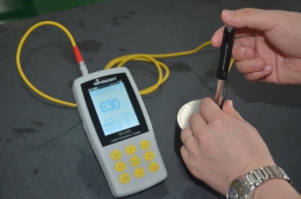 Digital Leeb Portable Hardness Tester  with LCD Color Display for Die Molds and Heavy Specimens