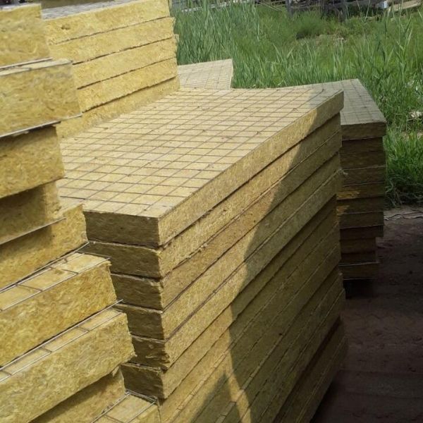 Tabla de fuego industrial de lana de roca con aislamiento térmico y resistencia a altas temperaturas