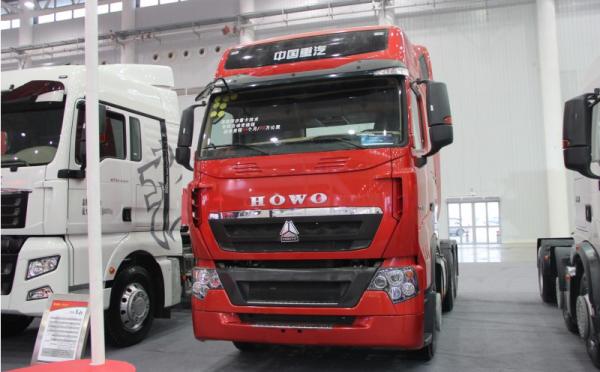 sinotruk howo A7 336hp to 420hp tractor truck head cross Country for desert tractor head