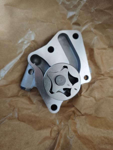 Oil Pump Auto Engine Parts 129900-32001 4D94E