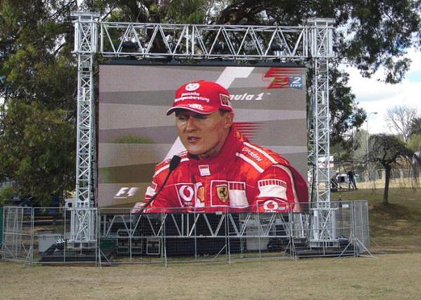 7500cd / sqm Outdoor LED Screen Hire WIFI / USB Waterproof LED Display