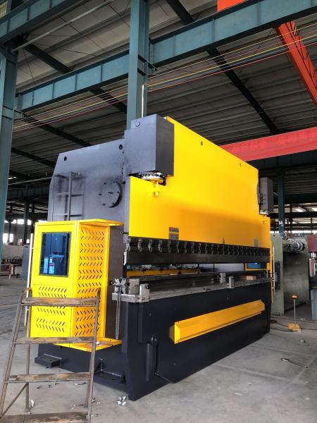 Germany Hydraulic Press Brake HIGH TECH Pump 2000kn Rated Pressure Punching And Pressing Machine