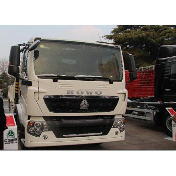 Тележка LHD 4X2 установила тонну SINOTRUK ZZ1127G4215C1 крана 3,2 заграждения