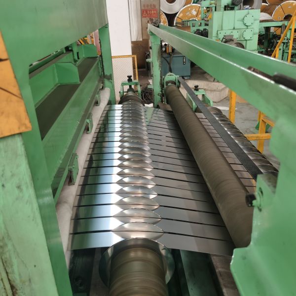 Mill / Slit Edge Stainless Steel Metal Strips , 93 Hardness Hot Rolled Steel Strip