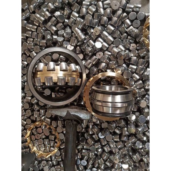 30*62*20mm Single Row Spherical Roller Bearing 22206MB SKF GCR15 High Speed