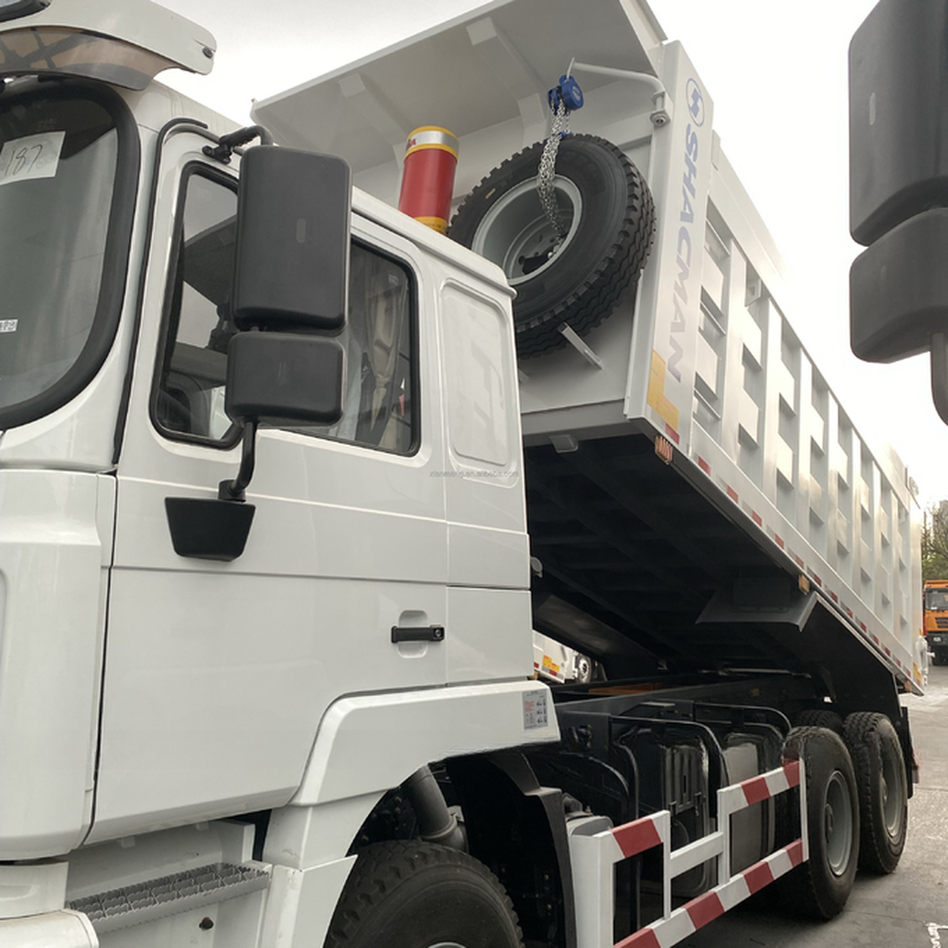 F3000 30-тонный 10-колесный грузовик 380 л.с. 6х4 задний буксир 340 л.с. 6*4 буксир 400 л.с.