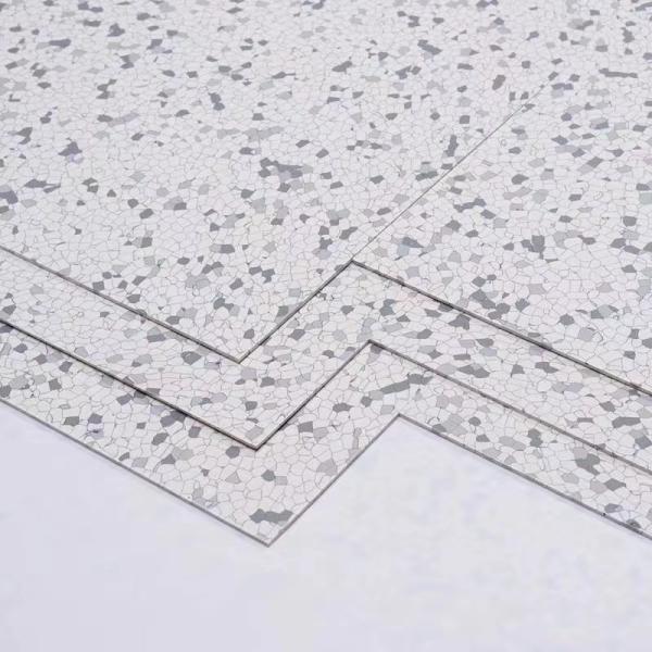 Plancher en PVC ESD 600*600*3 mm Plancher en plastique conducteur antistatique