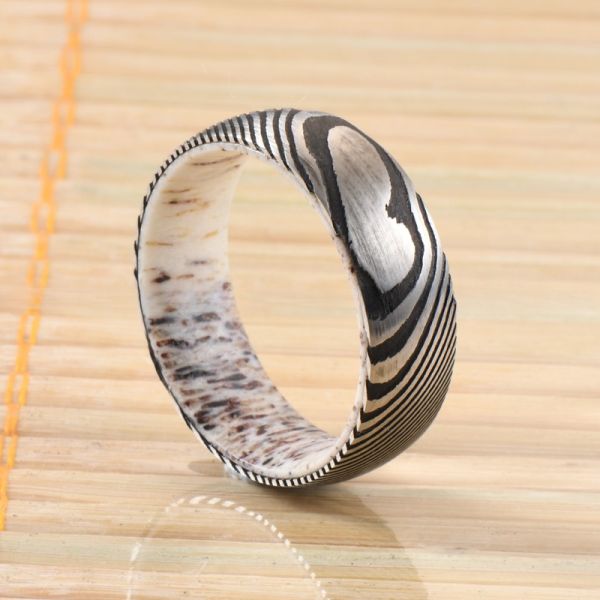 Channel Setting Inlay Technology 8mm Dome Damascus Steel Ring With Natural Deer Antler Sleeve For Men's Wedding Engagement