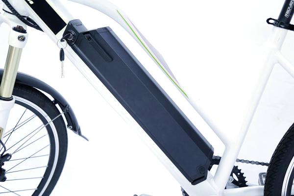 White Water Proof  Electric City Bike With Fender,250w 36v, 7 speed , front suspemsion