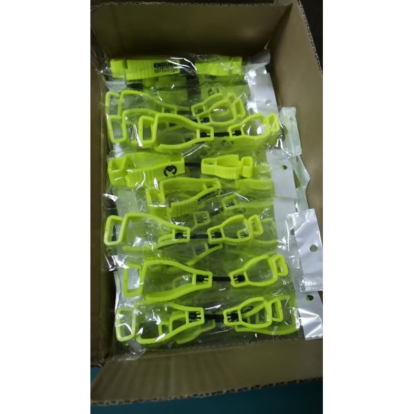 Custom Safety Hand Glove Clip Polyoxymethylene Interlock Plastic Glove Clips for Label Work