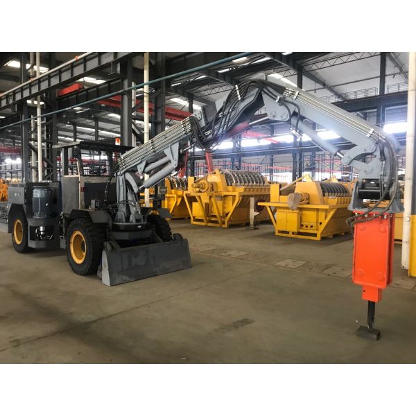 7Km/h Diesel 40D Steering Angle Backhoe Hydraulic Breaker