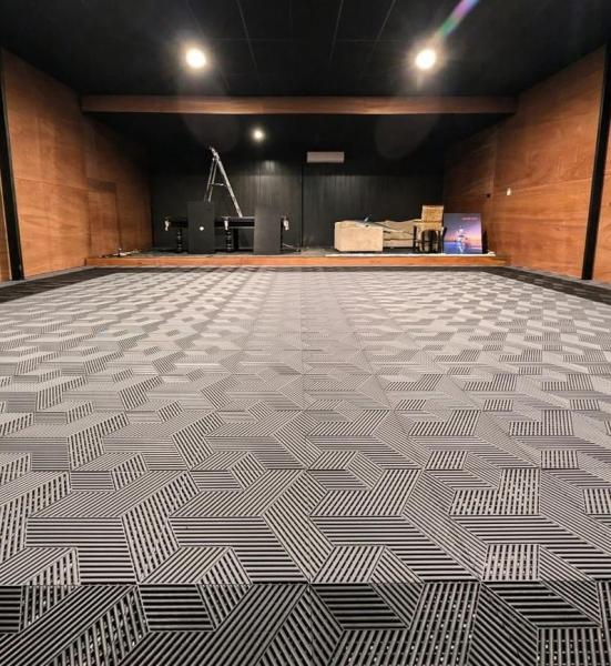 Des carreaux de style nouveau avec résistance au glissement