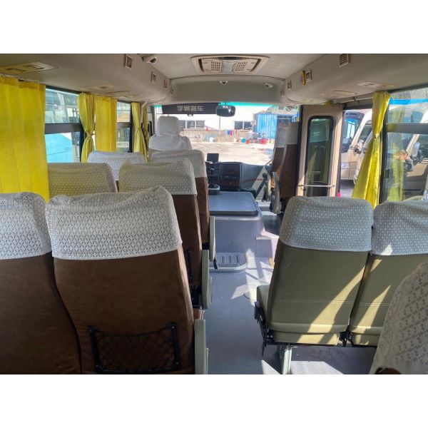 Used Yutong Buses Model ZK6660 24 Seats Used Passenger Bus Euro IV Steel Chassis Front Engine Left Steering